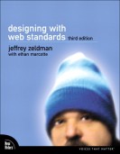 Das Buchcover zu &quot;designing with web standards&quot; zeigt Jeffrey Zeldmann mit einer blauen M&uuml;tze auf dem Kopf.