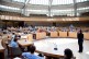 Foto zeigt einen großen Saal im Landtag in Düsseldorf, in dem die Kinder sitzen. 